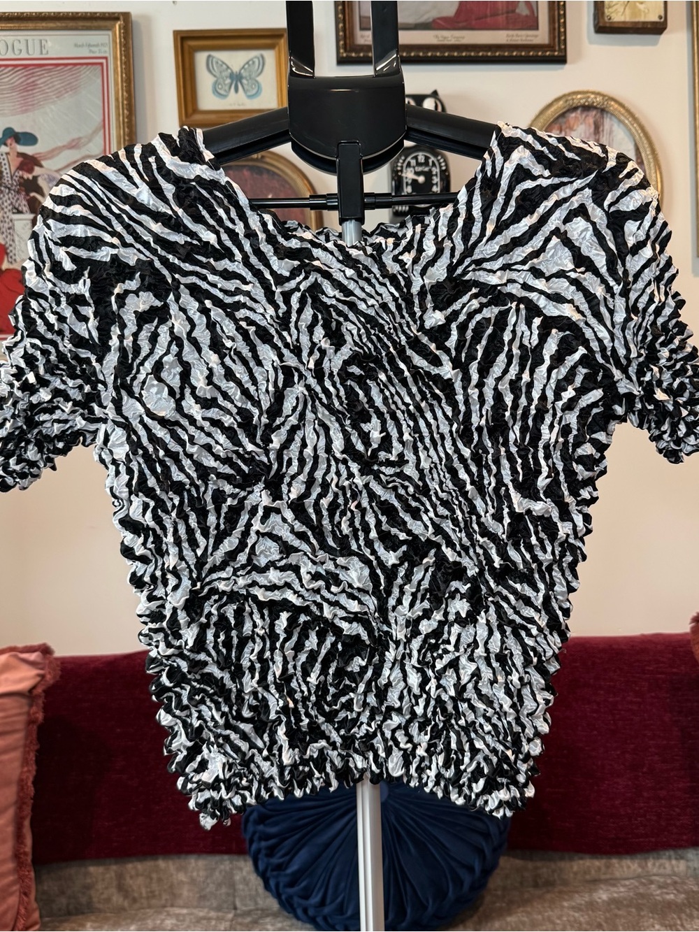 Black & White Popcorn Textured Zebra-Print Short Sleeve Top